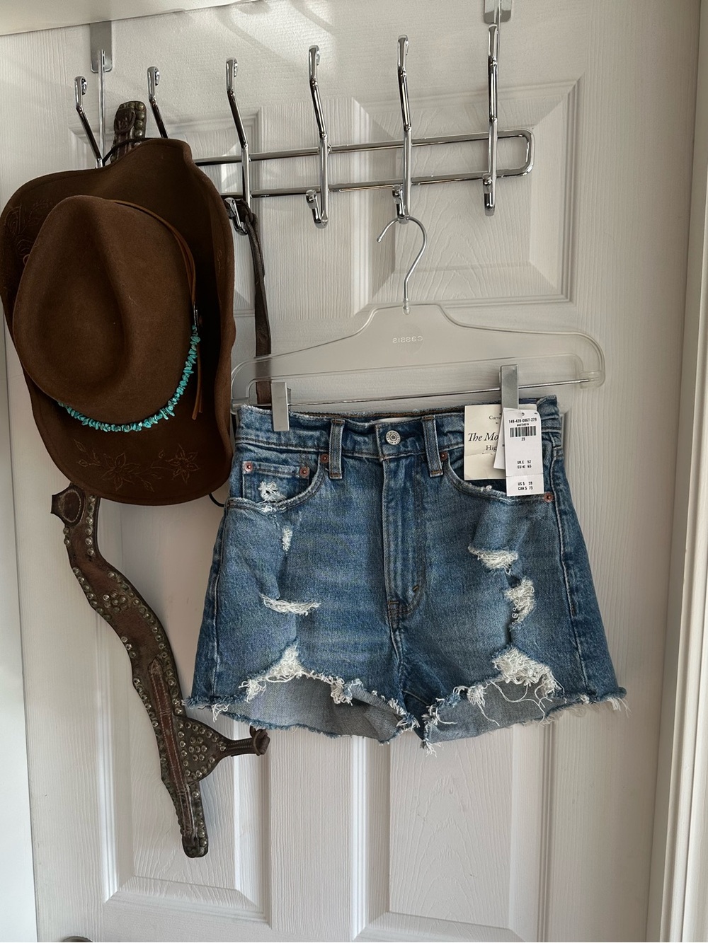NWT Abercrombie & Fitch Distressed Short